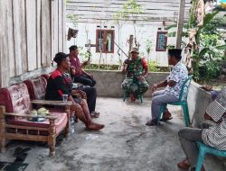 Babinsa Ulaweng Pos Ramil Amali Ajak Masyarakat Jaga Ketertiban & Keamanan Di Lingkungan Desa