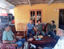 Komsos Dengan Warga Binaan, Babinsa Tellusiatinge Bahas Keamanan Dan Kebersihan Lingkungan
