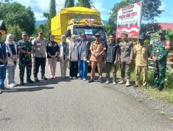 Sukseskan Pilkada 2024, Babinsa Koramil 1407-10/Ponre Turut Laksanakan Pengawalan Distribusi Logistik