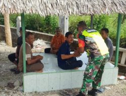 Manfaatkan Waktu Senggang, Babinsa Geumpang Bangun Kedekatan dengan Warga Desa Binaannya