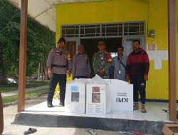 Babinsa Koramil 1805-03/Samate Kawal Pengembalian Hasil Suara Pemilu Dari TPS Menuju PPK