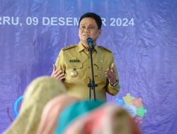 Bupati Barru Hadiri Festival’ Maroaki Memasyarakatkan Makan Ikan di Bola Pitu,e Padongko