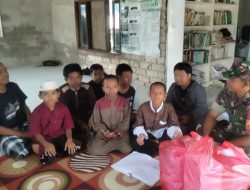 Jumat Berkah,Babinsa Koramil 0907/04 Tarut Bagikan Paket Makanan Ke Panti Asuhan