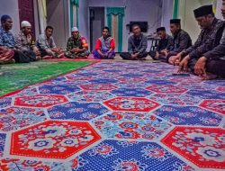 Babinsa Selalu Hadir untuk Masyarakat: Koptu Usman Kamil Bersma Warga Tahlilan di Rumah Duka