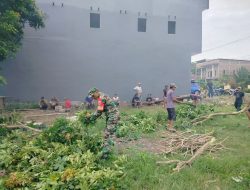 Babinsa Biringere Koramil 1424-01/Sinjai Utara Kodim 1424/Sinjai Gelar Karya Bakti Pembersihan Lingkungan