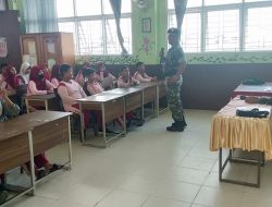Sasar Pelajar SDN 011,Prajurit Kodim 0907/Trk Ajarkan Matematika Metode Gasing