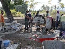 Babinsa Koramil 15/Tiro Dukung Pembangunan Lapangan Voli di Gampong Meunasah Tgk Chik Dayah Cut Tiro