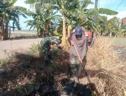 Penuhi Kebutuhan Air petani, Koramil-06 Kodim 1404/Pinrang Bersihkan Saluran irigasi Bersama Warga