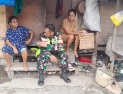 Babinsa Koramil 1801-01/Manokwari Bangun Ikatan Emosional Dan Tali Silaturahmi Dengan Warganya
