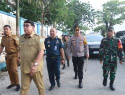 Dandim 1405/Parepare dan Forkopimda Tinjau Kesiapan Posko Angkutan Laut Jelang Nataru 2024 di Pelabuhan Nusantara Parepare