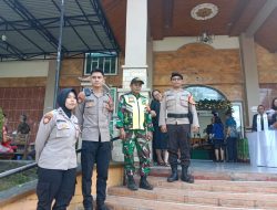 Berikan Rasa Aman Dan Nyaman, Babinsa Jajaran Koramil 1801/Manokwari Lakukan Pengamanan Perayaan Natal Di Gereja-Gereja