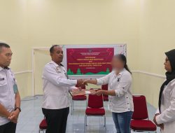 Penyerahan SK Remisi Khusus Hari Natal kepada Warga Binaan Rutan Selayar