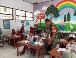 Babinsa Koramil 15/Mare Berikan Wasbang Bela Negara Di SDN 244 Lapasa