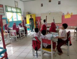 Babinsa Koramil 14/Libureng Ajarkan Materi Wawasan Kebangsaan Kepada Murid SD Yayasan Pabrik Gula Camming