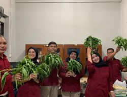 Keberhasilan Lapas Majalengka Dukung Ketahanan Pangan Nasional dengan Panen Sayur Kangkung oleh Warga Binaan