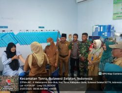 Babinsa Koramil 1407-16/Tonra Dampingi Kegiatan Pelayanan KB Di Puskesmas Tonra