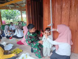 Babinsa Koramil 19/Kahu Dampingi Kegiatan Posyandu Balita Di Desa Maddanrengpulu