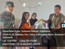 Babinsa Koramil 19/Kahu Dampingi Distribusi Bantuan Pangan Di Kelurahan Palattae