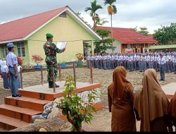 Danramil 1407-19/Kahu Jadi Irup Upacara Di SMAN 6 Balle, Sampaikan Wawasan Kebangsaan