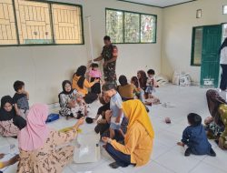 Babinsa Kodim 1407/Bone Koramil 09/Lappariaja Dampingi Kegiatan Posyandu Di Desa Wilayah Binaan Pattuku Limpoe
