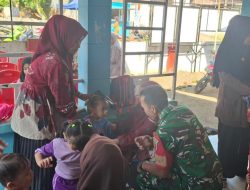 Babinsa Koramil 13/Sibulue Kodim 1407/Bone Dampingi Posyandu Balita Dan Ibu Hamil Di Desa Sumpang Minangae
