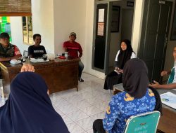 Babinsa Koramil 13/Sibulue Kodim 1407/Bone Laksanakan Komsos Dengan Perangkat Desa Di Pattiro Bajo