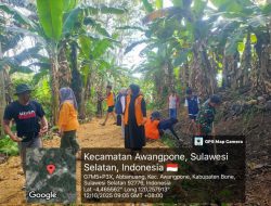 BABINSA KORAMIL 1407-06/AWANGPONE BERSAMA MAHASISWA KKN UNM GELAR GOTONG ROYONG BERSIHKAN JALAN DAN SALURAN AIR