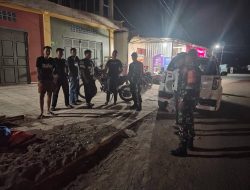 BABINSA KODIM 1407/BONE GIAT LAKSANAKAN PATROLI MALAM UNTUK CIPTAKAN KEAMANAN DI WILAYAH BINAAN