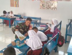 Babinsa Koramil 1407-21/Palakka Berikan Pembinaan Wawasan Kebangsaan Kepada Siswa SD Negeri 35 Panyili