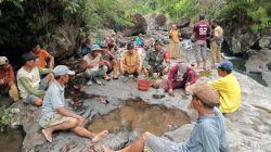 Babinsa Koramil 1407-20/Bontocani Bersama Aparat Desa Laksanakan Komsos Bahas Pencarian Sumber Air Di Desa Pammusureng