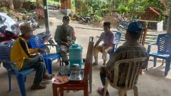 Babinsa Koramil 20/Bontocani Kodim 1407/Bone Jalin Keakraban Lewat Komsos Bersama Warga