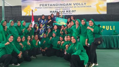 Perempuan Tangguh Berprestasi, Persit KCK Cab XXV Dim 1407 Raih Juara I Voli Hari Ibu