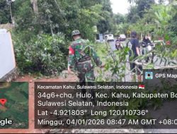 Ciptakan Lingkungan Bersih dan Sehat, Babinsa Koramil 19/Kahu, Kodim 1407/Bone Pelopori Gotong Royong Warga