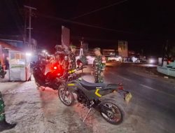 Sentuhan Keamanan Di Tengah Malam : Aksi Preventif Babinsa Bone Untuk Masyarakat