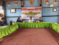Pastikan Program Tepat Sasaran, Babinsa Koramil 02/Dua Boccoe, Kodim 1407/Bone Hadiri Musyawarah Desa Kampoti