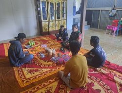 Wujudkan Wilayah Kondusif, Babinsa Koramil 1407-08/Lamuru Aktif Komsos Bersama Masyarakat Telangkere