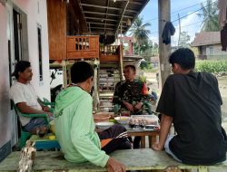 Babinsa Ulaweng Kodim 1407/Bone Jalin Interaksi Positif Dengan Warga, Bangun Komunikasi Dua Arah Yang Harmonis