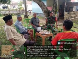 Babinsa Koramil 1407-18/Kajuara Laksanakan Komsos Pererat Silaturahmi Dengan Warga Desa Binaan