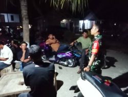 Babinsa Menyapa Malam : Upaya Kodim 1407/Bone Jaga Kedamaian Lingkungan
