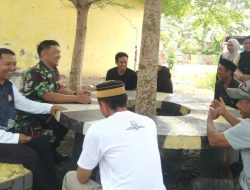 Duduk Bareng Warga, Cara Babinsa Koramil 08/Lamuru Perkuat Kedekatan Di Desa Binaan
