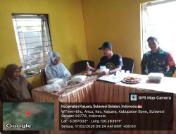 Babinsa Koramil 1407-18/Kajuara Kodim Bone Laksanakan Komsos Dengan Perangkat Desa Ancu