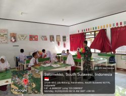 Kawal Generasi Emas : Babinsa Koramil 1407-17/Salomekko Kodim Bone Motivasi Siswa SDN 255 Ulubalang Lewat Gizi Gratis