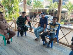 Pastikan Wilayah Aman, Babinsa Koramil 1407-02/Dua Boccoe Kodim Bone Serap Aspirasi Warga Di Dusun 1 Prajamaju