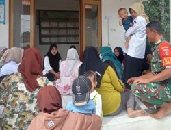 Wujudkan Generasi Emas, Babinsa Koramil 04/Tellusiatinge Kodim Bone Dampingi Layanan Kesehatan Desa