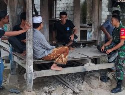 Perkuat Sinergitas, Babinsa Koramil 04/Tellusiatinge Kodim 1407/Bone Intensifkan Komsos Di Wilayah Binaan