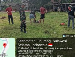 Ciptakan Lingkungan Bersih, Babinsa Koramil 1407-14/Libureng Pimpin Pembersihan Fasilitas Umum Di Polewali