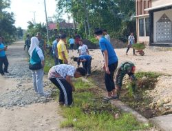 Perkuat Sinergitas, Personel Koramil 1407-12/Cina Kodim Bone Gelar Karya Bakti Di Kelurahan Tanete