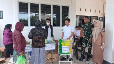 Jaga Stabilitas Pangan, Babinsa Palakka Kodim 1407/Bone Kawal Jalannya Pasar Murah Di Desa Ureng