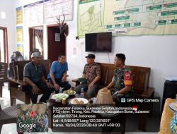 Perkokoh Sinergi Desa, Babinsa Koramil 1407-21/Palakka Jalin Komsos Erat Dengan Aparat Desa Tirong