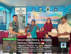 Aksi Sehat Babinsa Koramil 1407-16/Tonra! Kawal Pemberian Nutrisi Tambahan Untuk Anak Desa Libureng